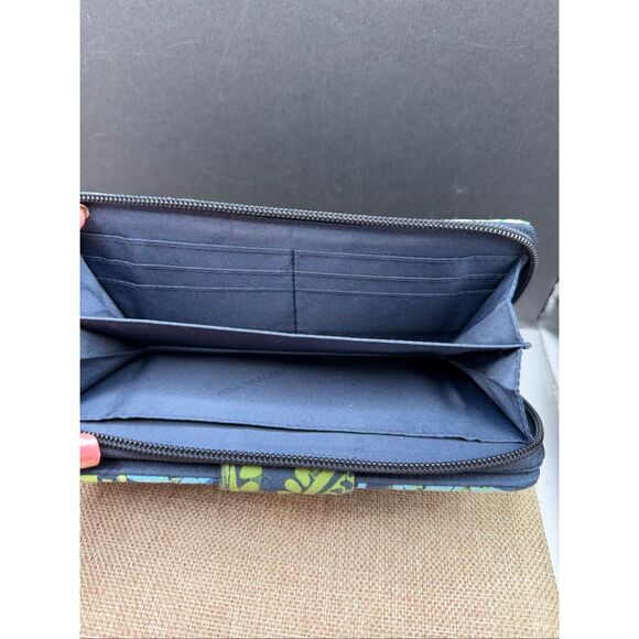 Vera Bradley Turn Key and Zip around Wallet Caribbean Sea Design - Picture 7 of 9